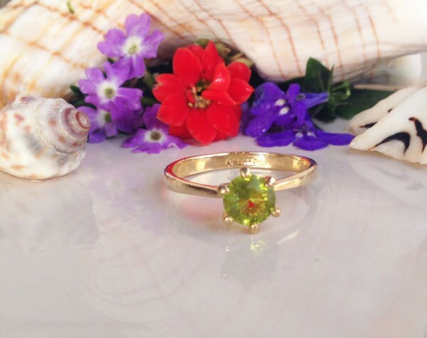 Peridot Ring - August Birthstone - Solitaire Ring with Round Peridot Gemstone