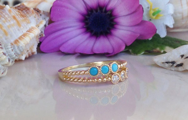 Blue Turquoise and Clear Quartz Gemstones Dual-Ring Set