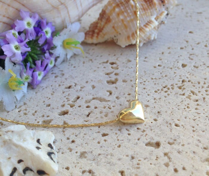 Heart Necklace - Small Heart Pendant - Simple Minimalist Necklace - Delicate Chain Small Heart Necklace