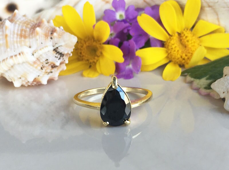 Black Onyx Ring - December Birthstone - Lace Setting Ring with Pear-Shaped Black Onyx Gemstone